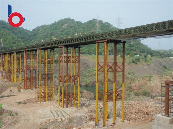 印度225米多(duō)跨上承式贝雷钢桥