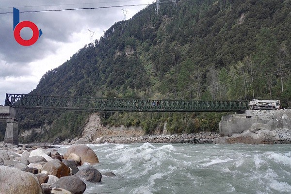 西藏林芝波密县200型64米四排单层加强型，國(guó)内较大的单跨桥之一